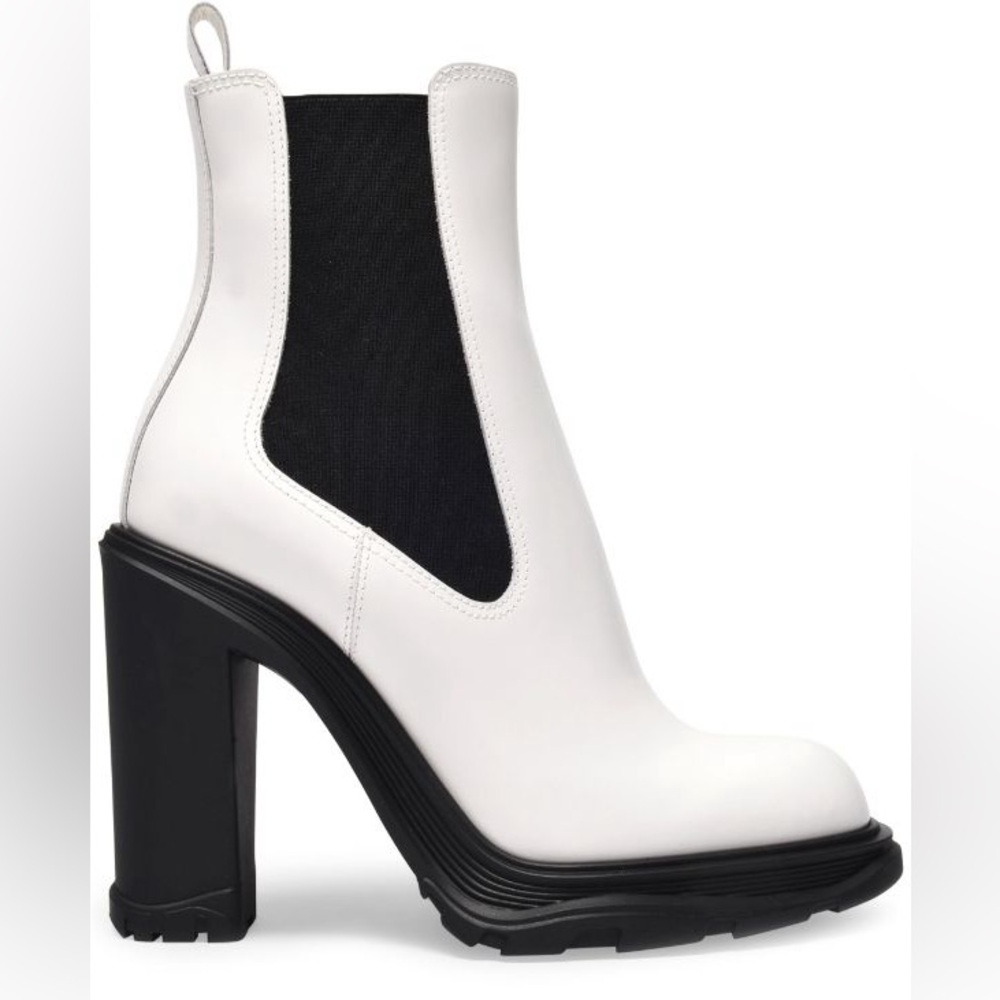 Alexander McQueen Women’s White Leather Heeled Chelsea Boots - Size 39